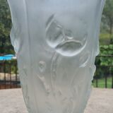 Czech Barolac vase molded by Joseph Inwald in satin glass from the 30s.