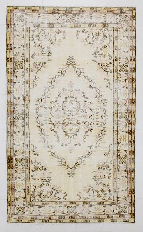 Tapis persan à motif oriental crème et beige 5x8, 150x250 cm
