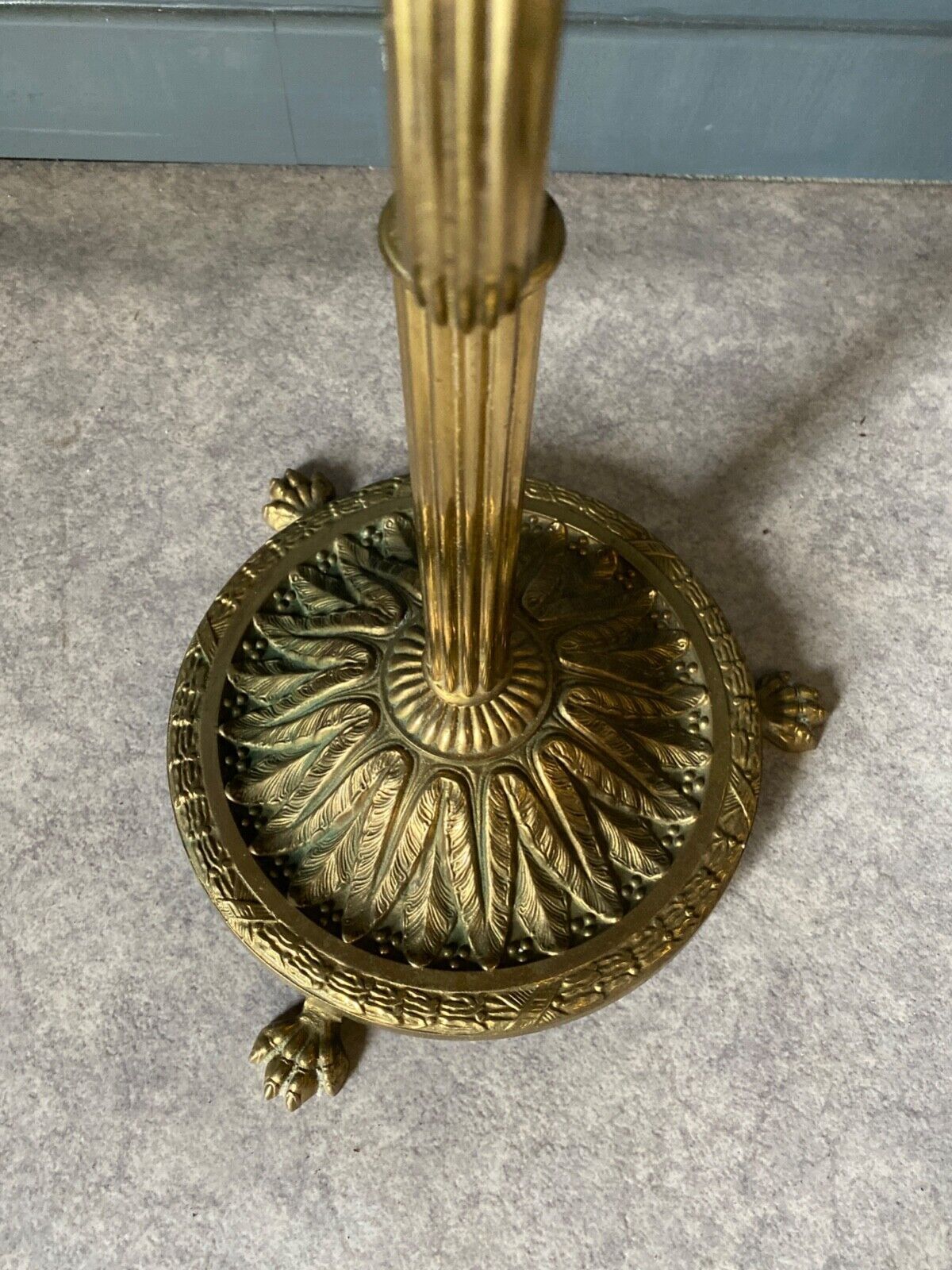 Valet de nuit travail français pieds griffes 1960 brass and wood