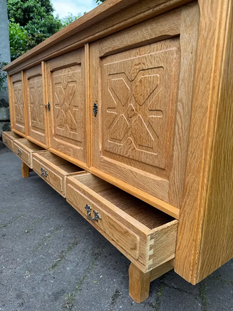 Oak Sideboard in the Style of Henry Kjaernulf from the 1960s-70s, Danish Design. Mid-Century Modern Style