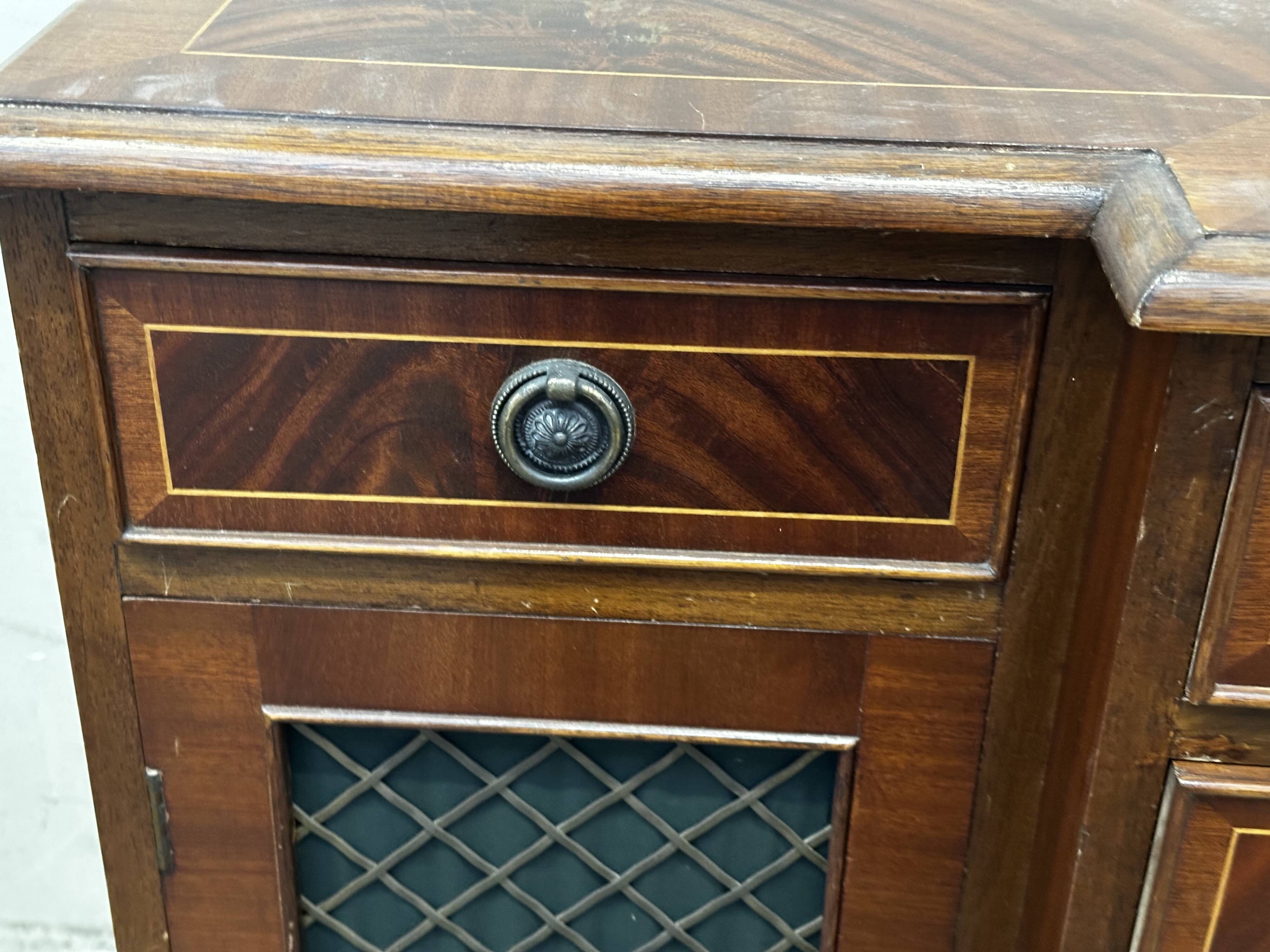 Buffet Anglais en acajou fin 19 e