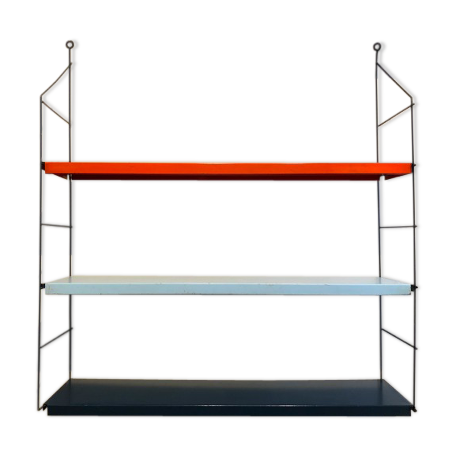 Tomado shelf