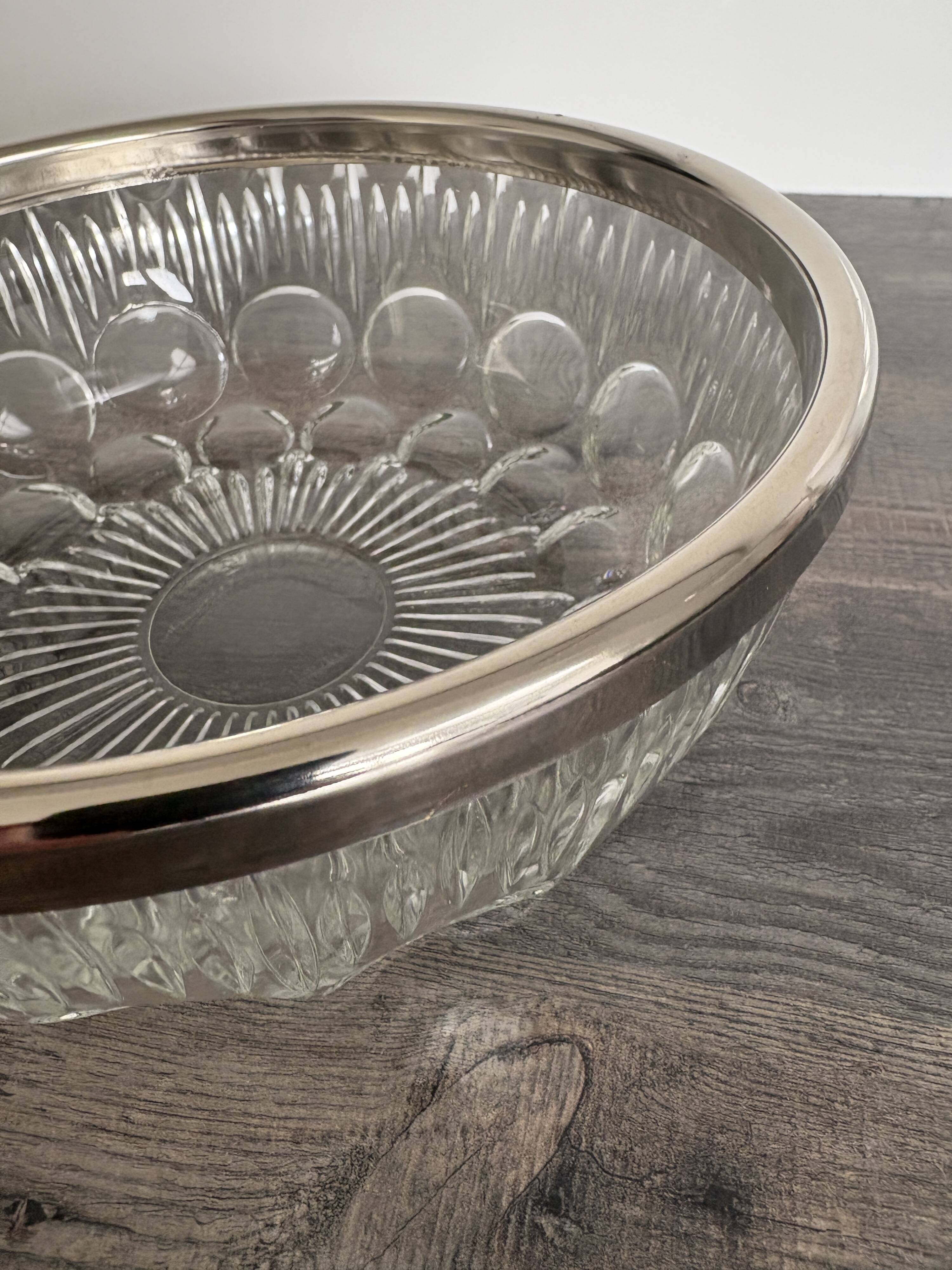 Vintage salad bowl in moulded glass and silver-plated metal.