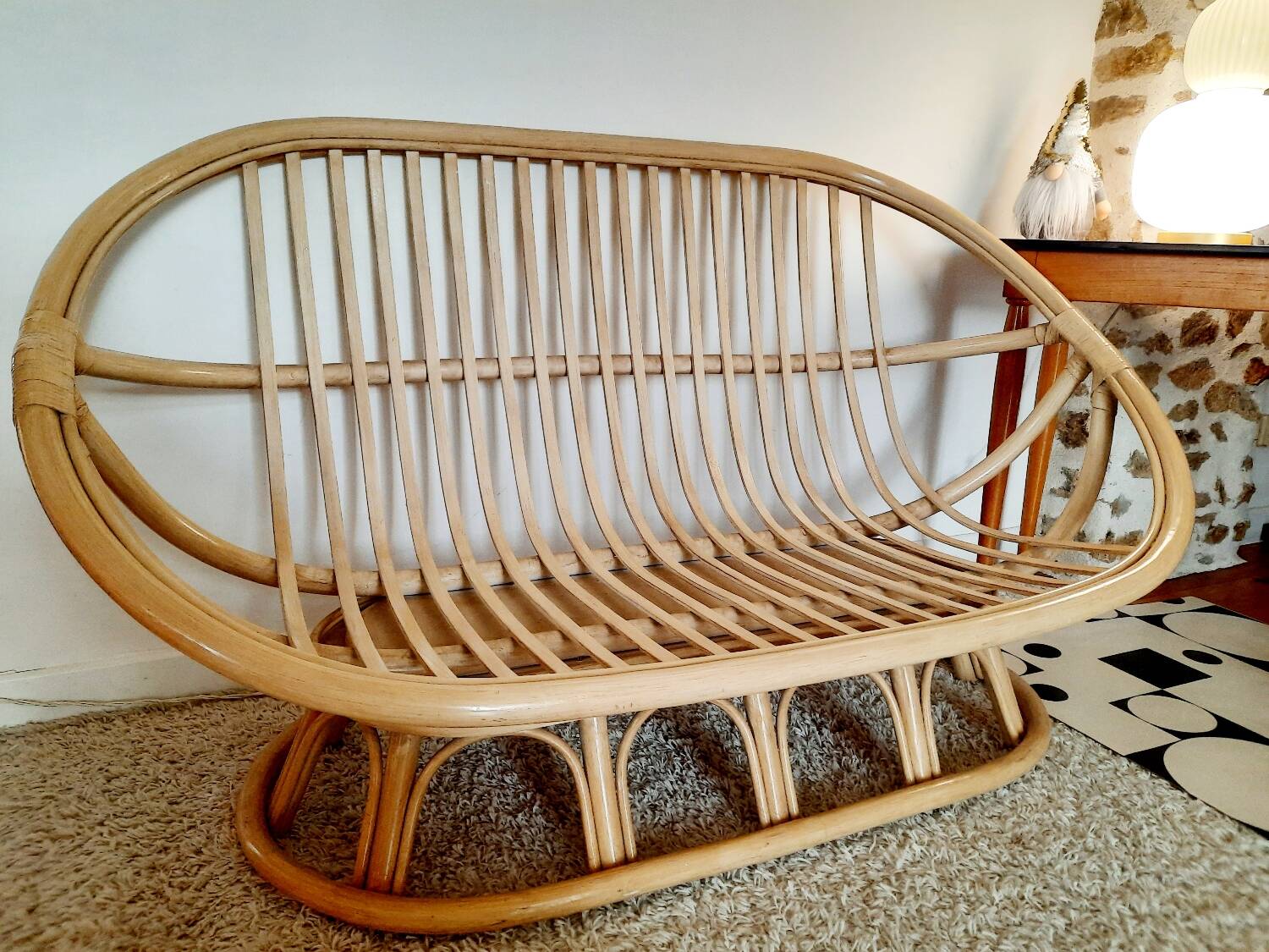 Vintage bohemian rattan canapé from the 60s and 70s.