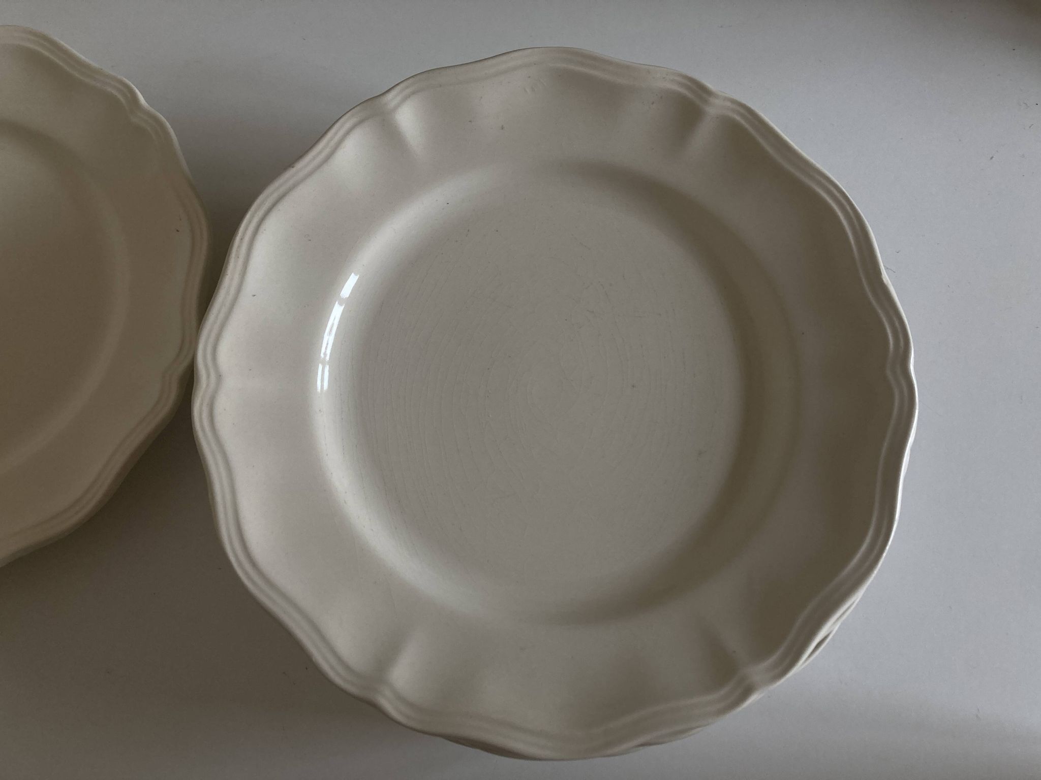 Set de 7 assiettes Ivoire de Sarreguemines à godrons 1960