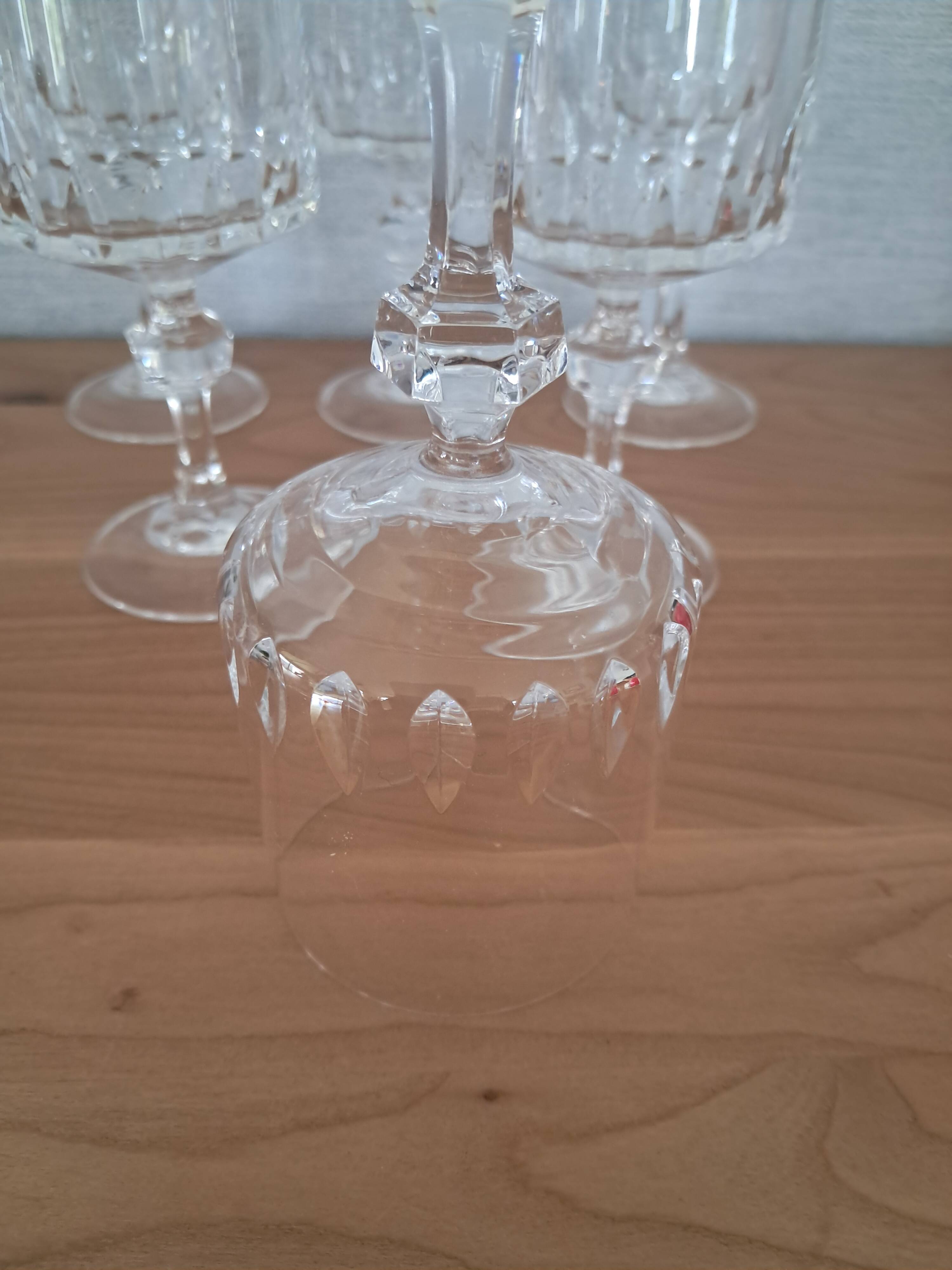 6 crystal white wine glasses model Vendôme