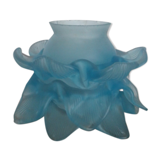 Blue glass day abat, flower shape