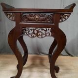 Far eastern console