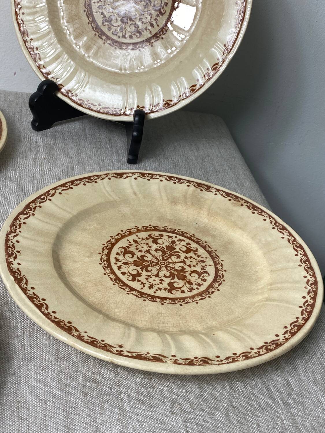 6 Gien ironstone plates