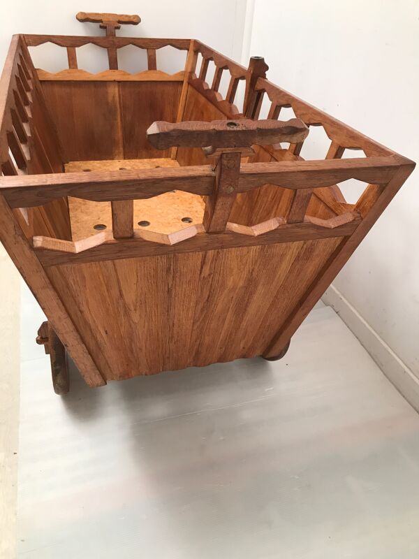 Lit berceau roulette en bois années 40-50