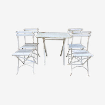Set of 1 small table and 4 folding bistro chairs