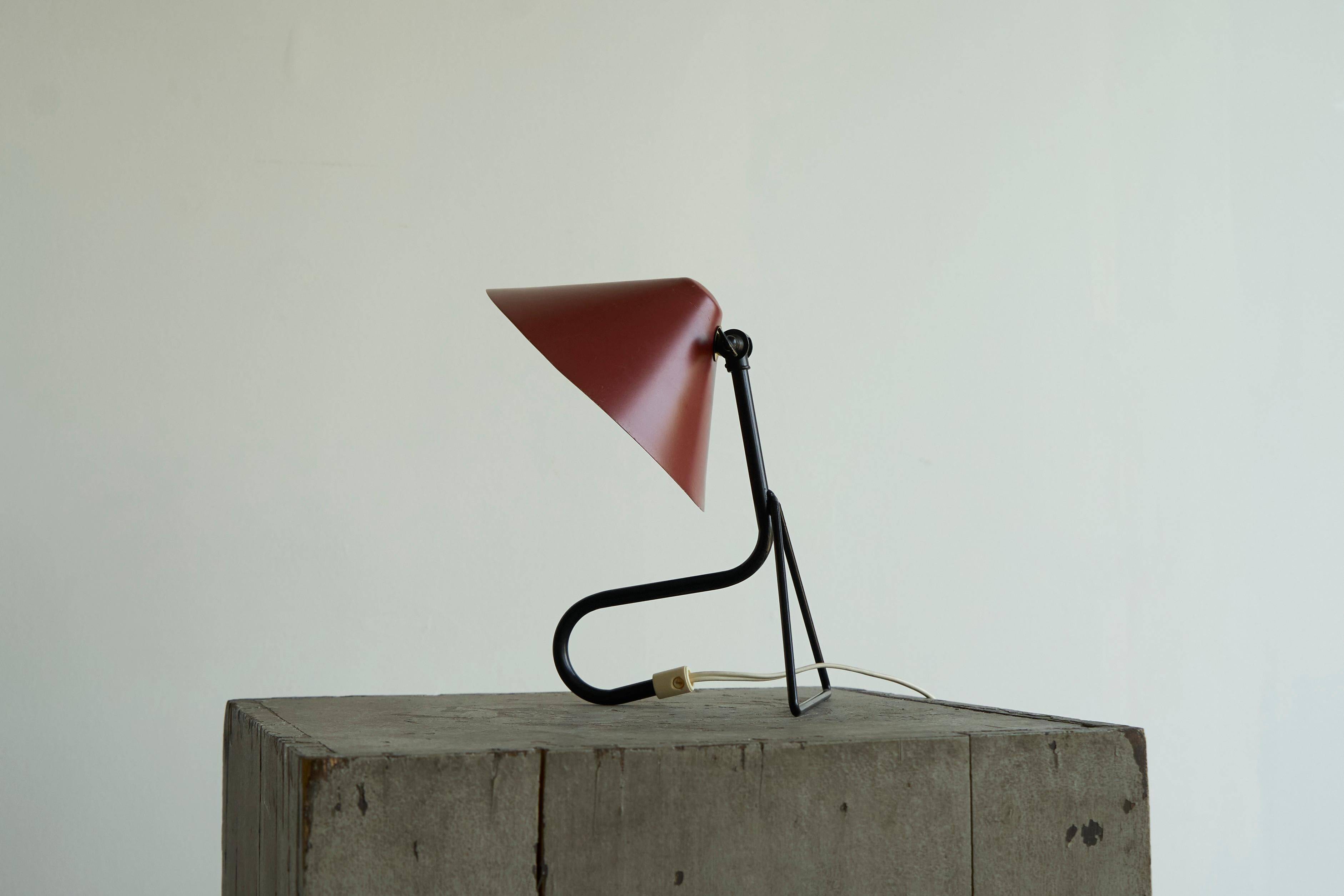 Erik Wärnå table lamp or wall sconce for Gnosjö Konstsmide 1950