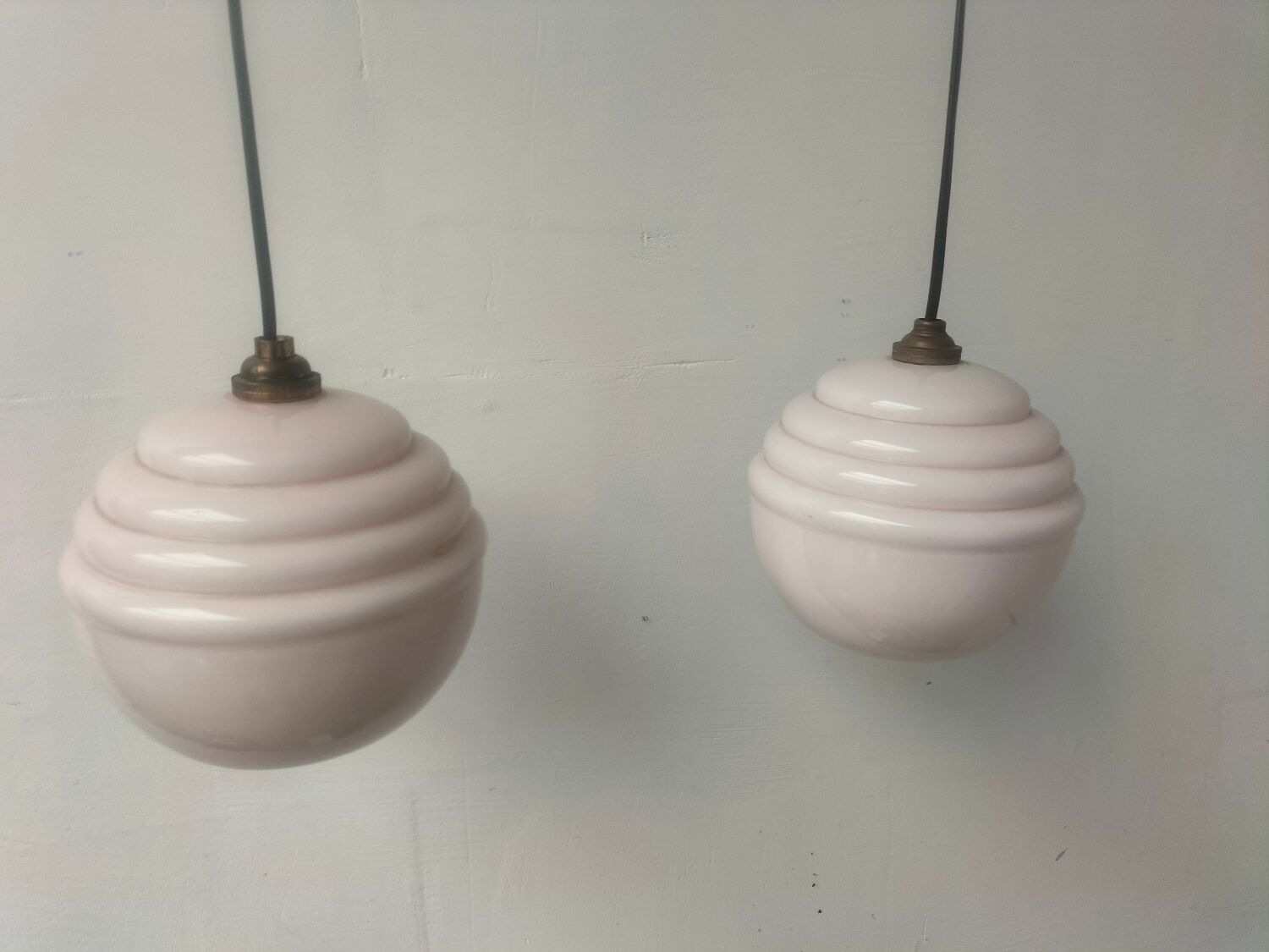 Paire de suspension en opaline