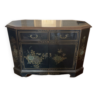 Lacquered Chinese sideboard