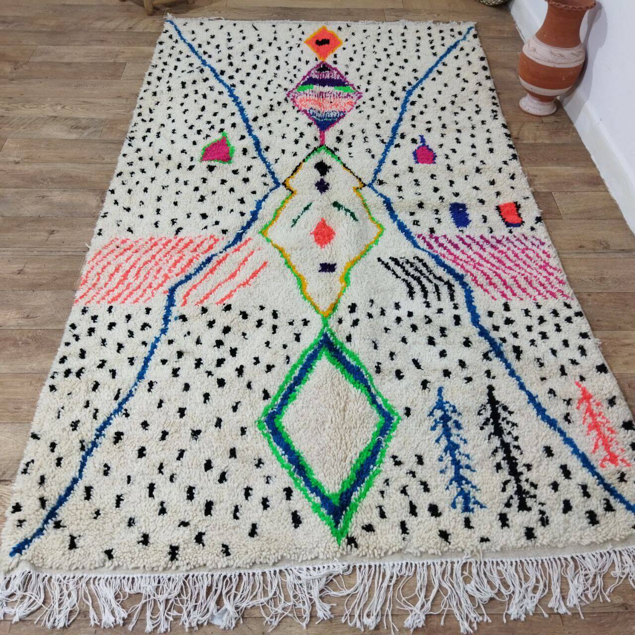 Handmade wool Berber rug 285 X 162 CM