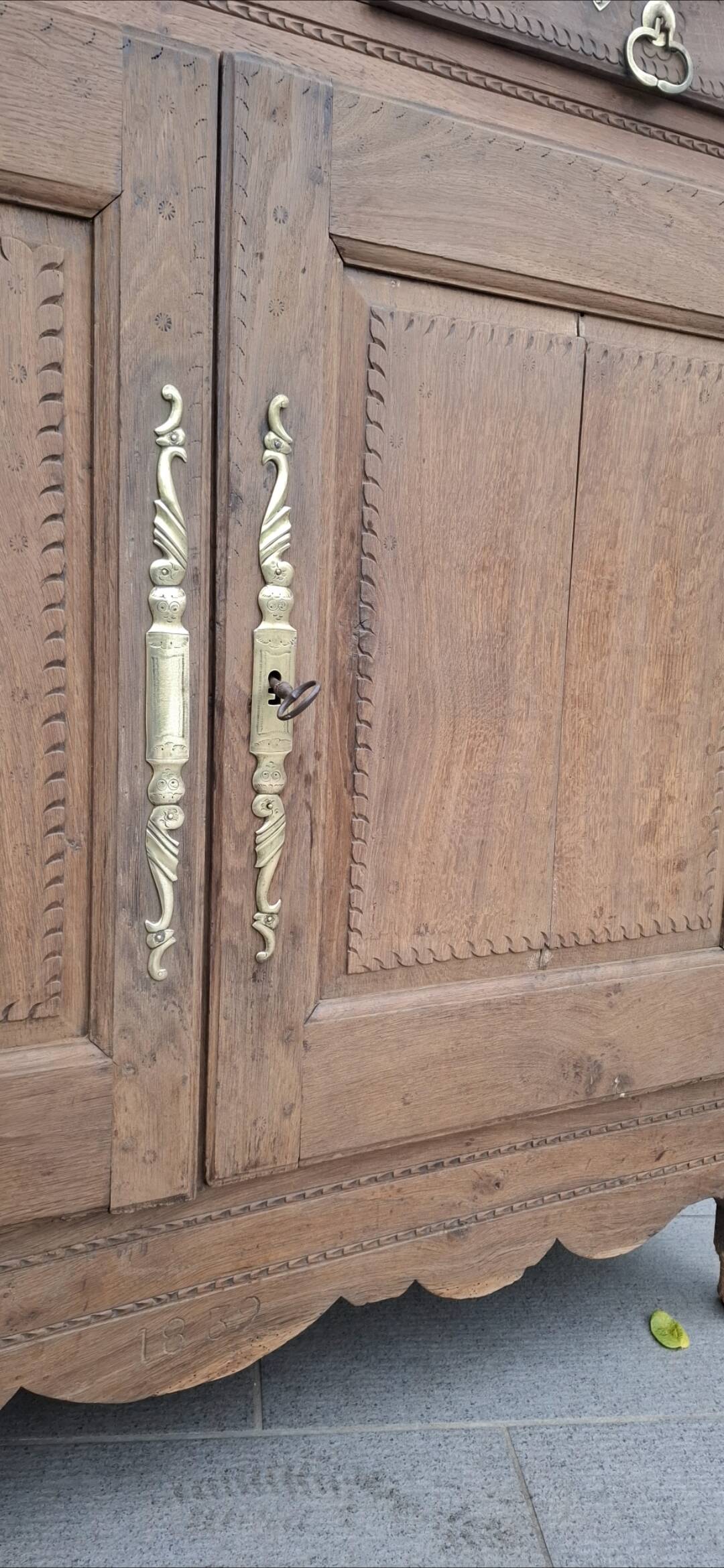 Renovated sideboard from 1839