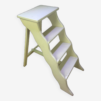 Small stepladder