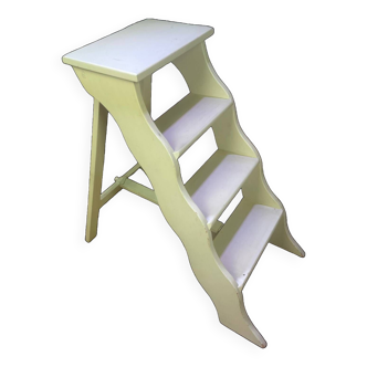 Small stepladder