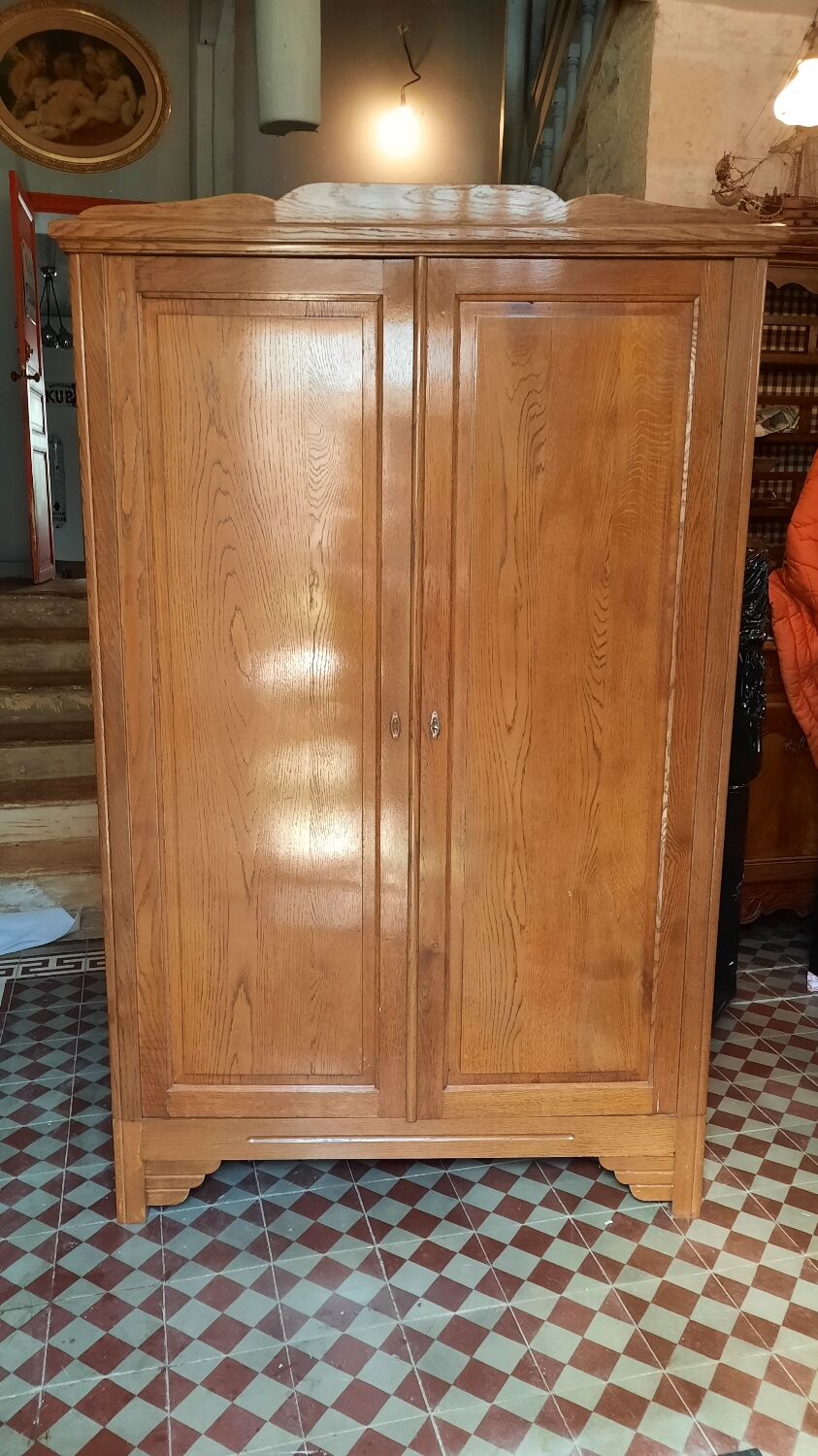Armoire parisienne