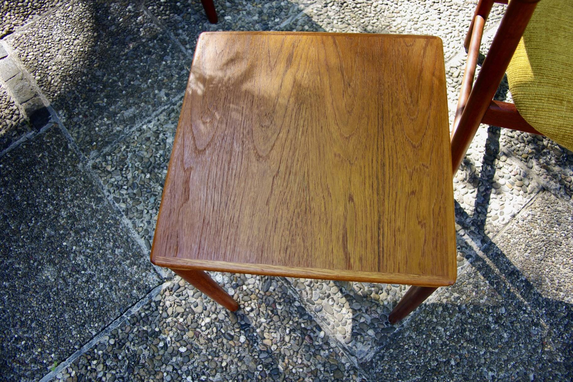 VINTAGE PARTOFTEN TEAK SIDE TABLE FOR MOBELFABRIKKEN DENMARK 1960s