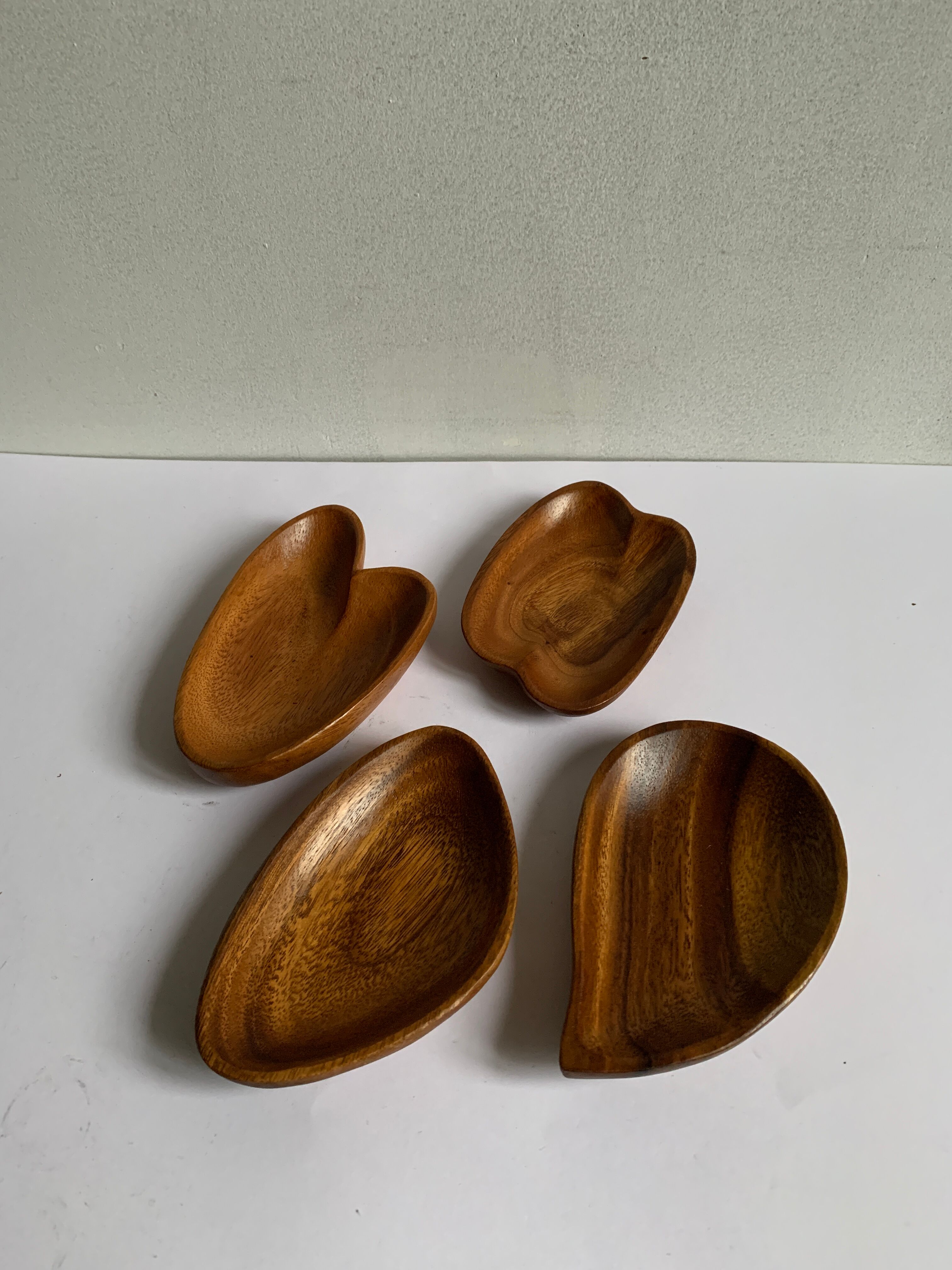 4 teak cups