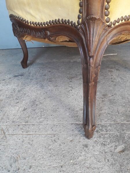 Bergere Louis XV ep 1930/40 walnut gondola