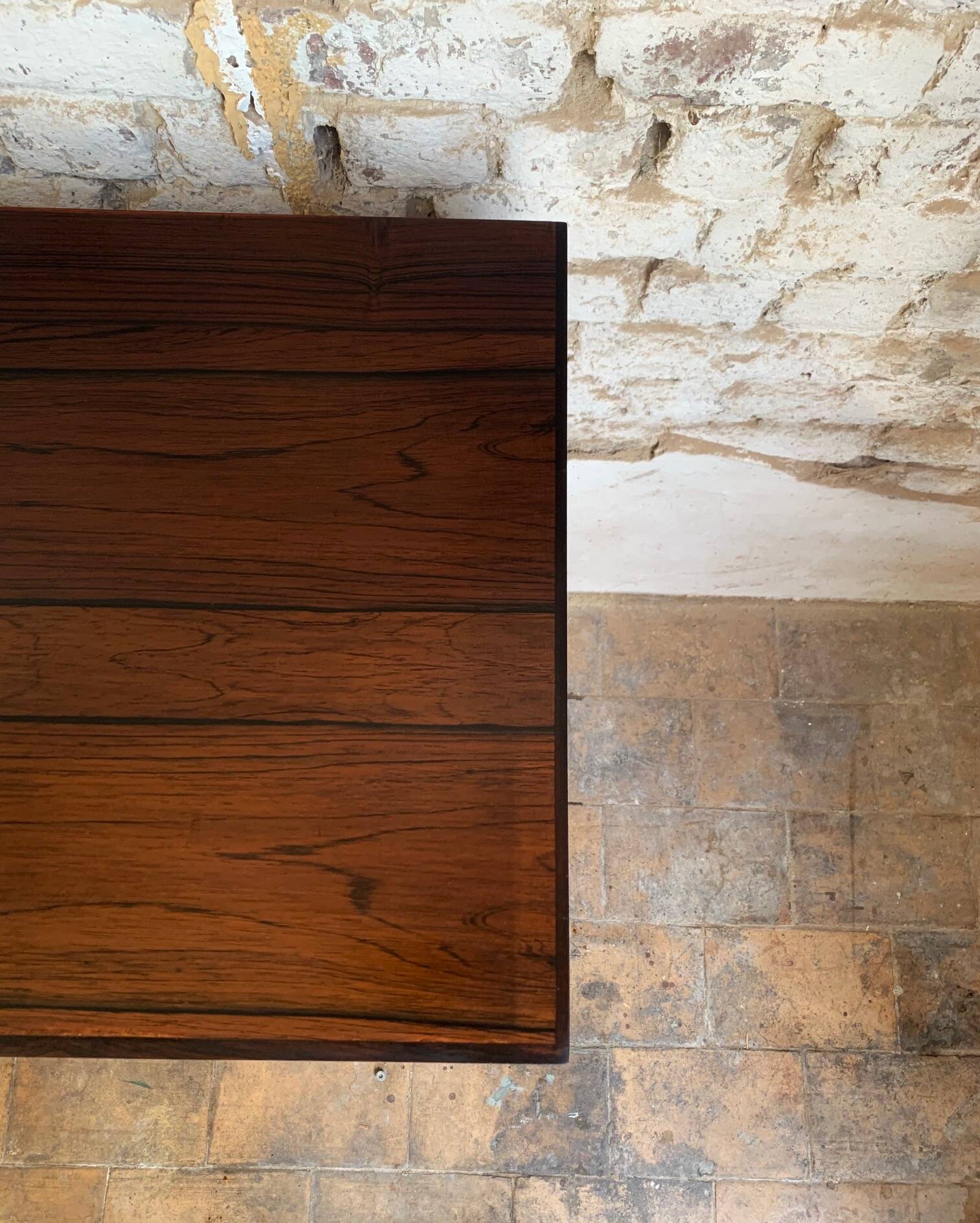 Buffet -Enfilade scandinave en palissandre des années 1960.