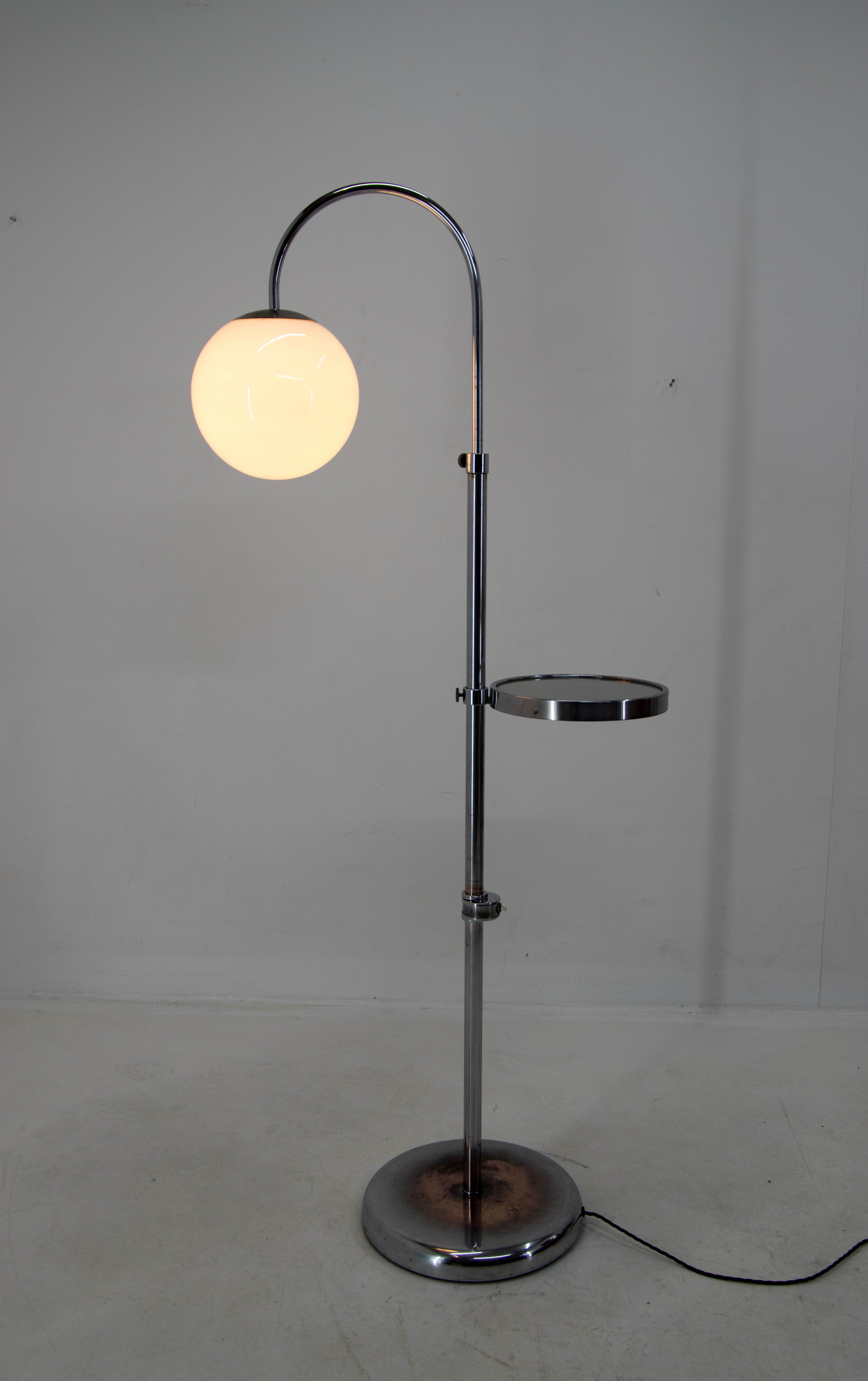 Bauhaus or Functionalist Floor Lamp with Adjustable Height, 1940s