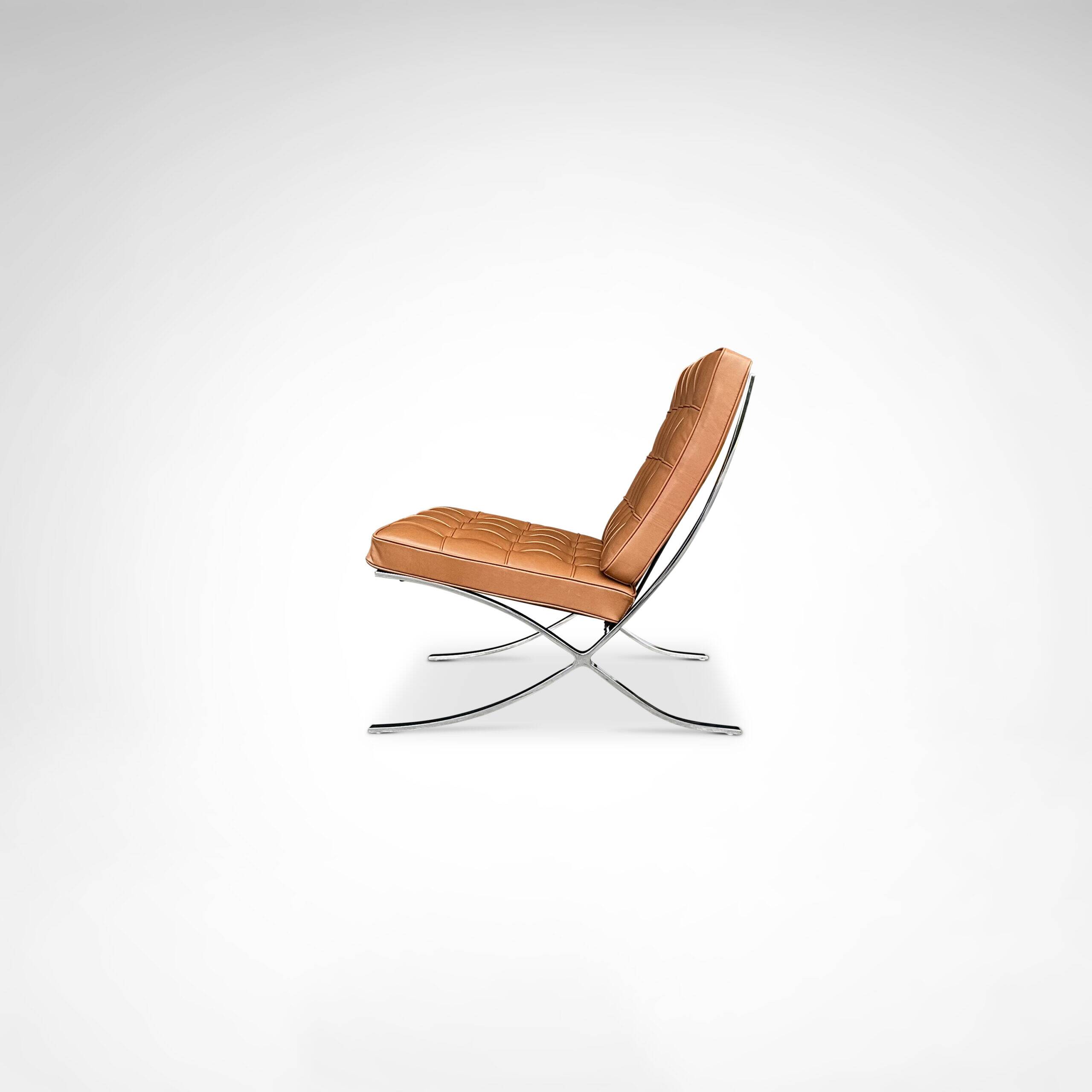 Chaise longue Barcelona MR90 de Mies van der Rohe pour Knoll
