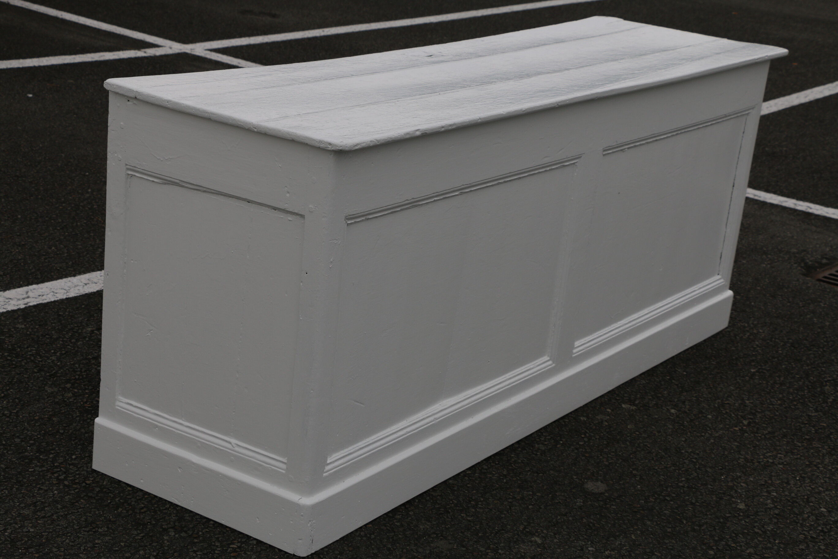 White 50s wooden counter desk