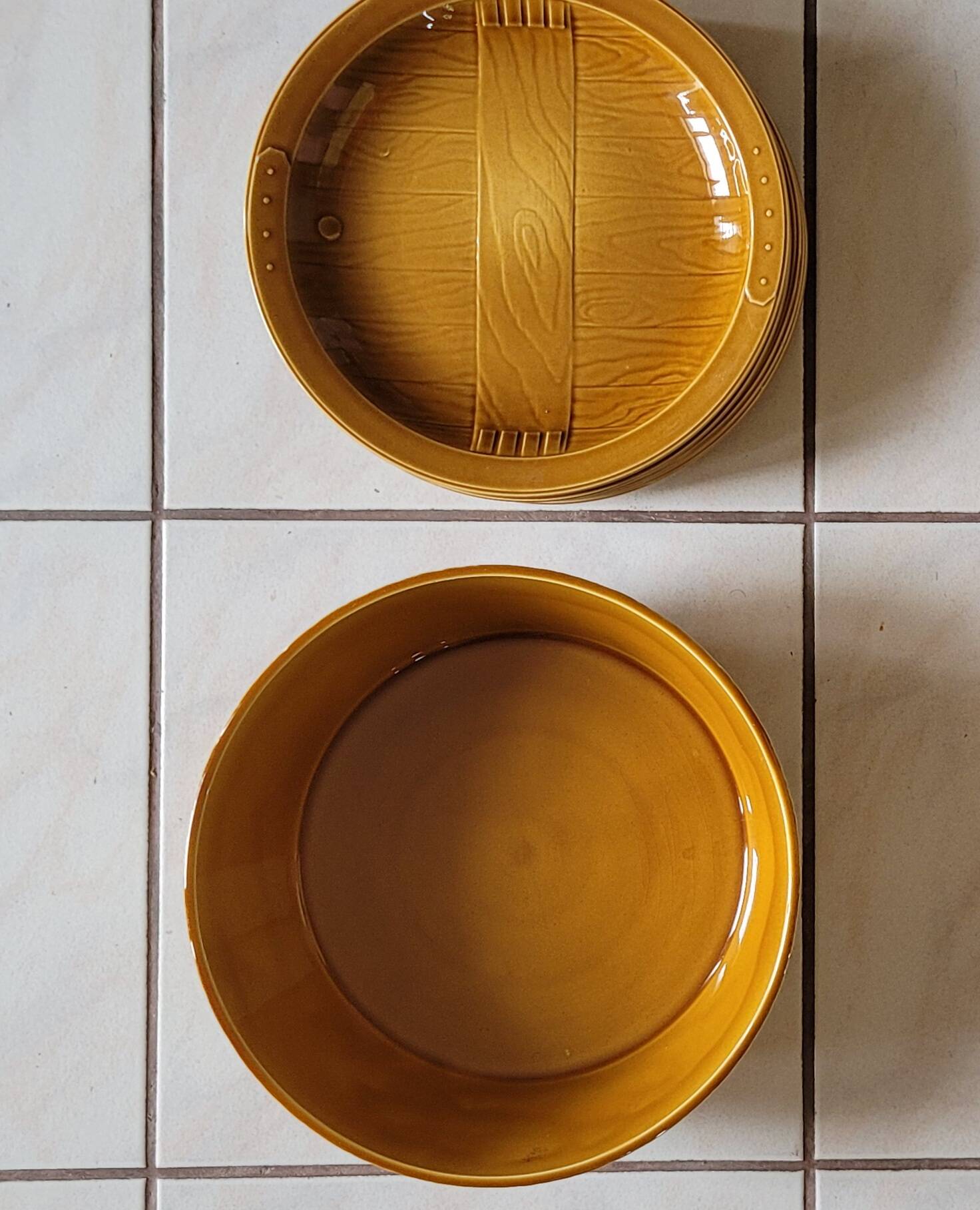 GIEN plates with dish
