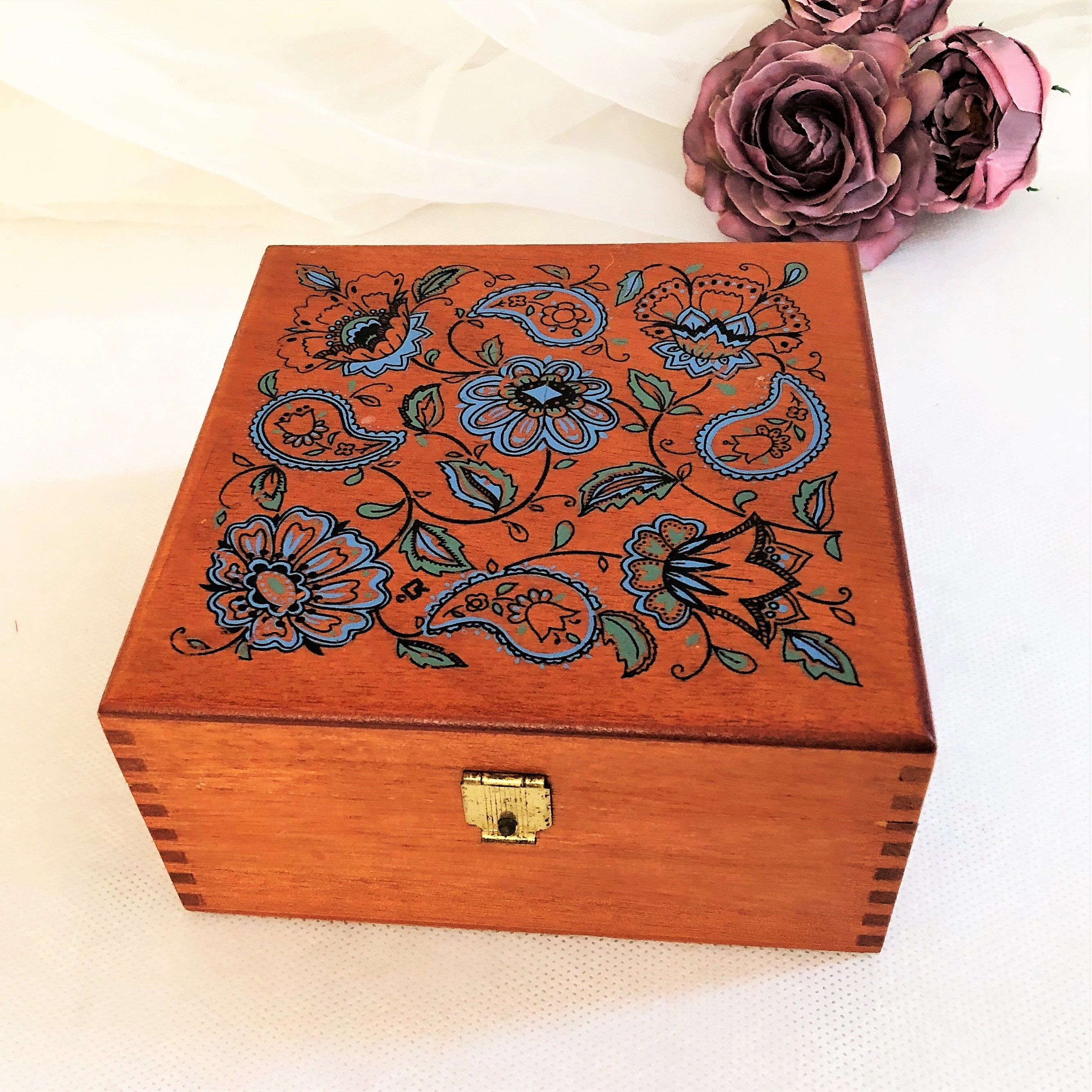 Wooden box