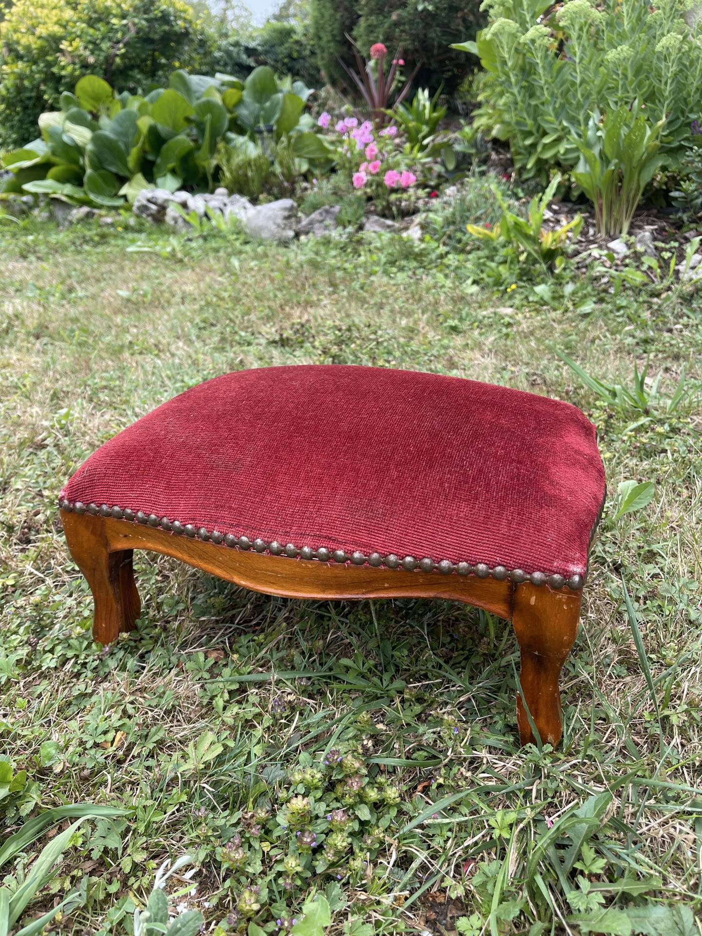 Repose-pieds ancien en bois