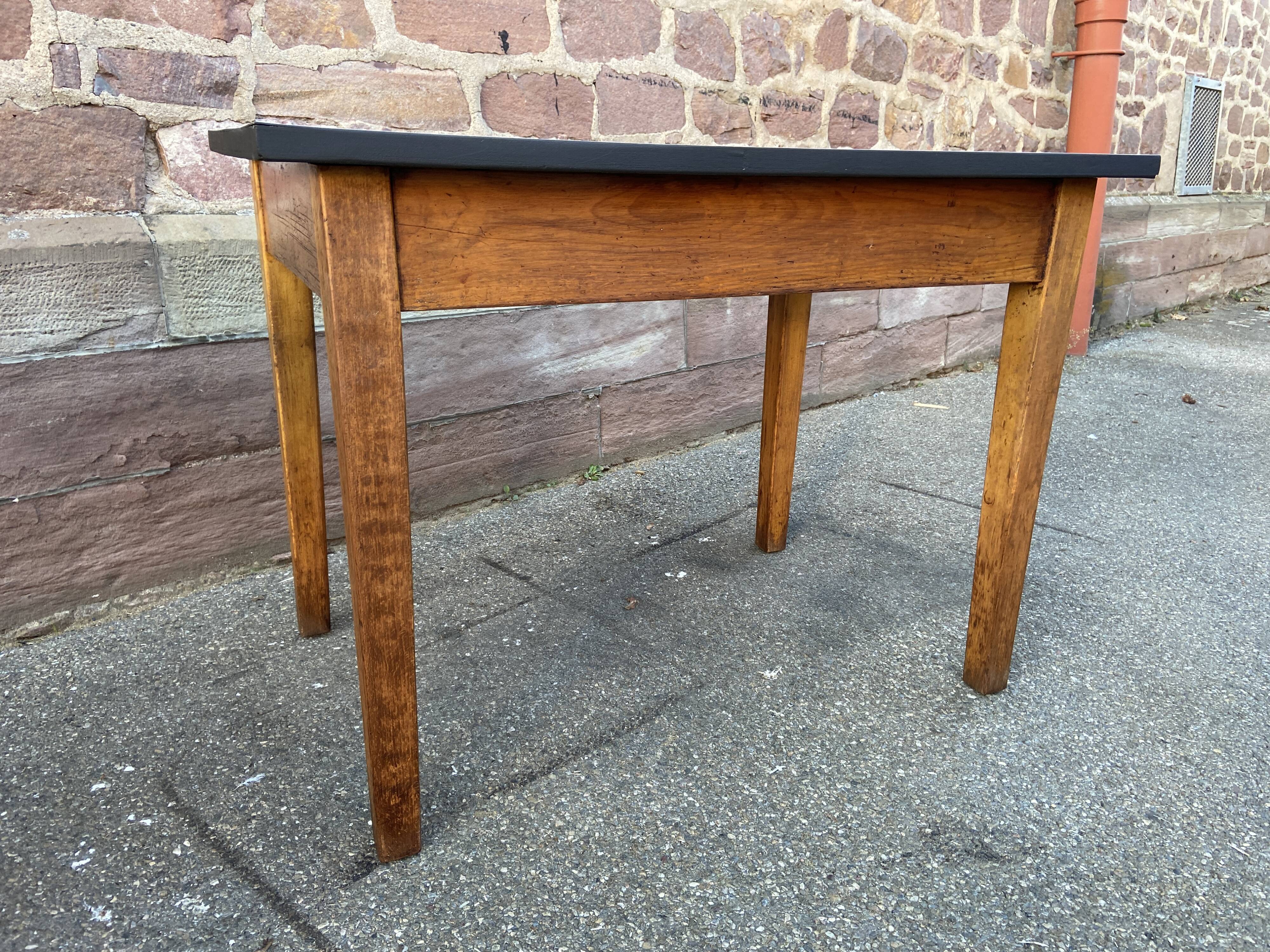 Mid-century kitchen table Formica 1960 french table