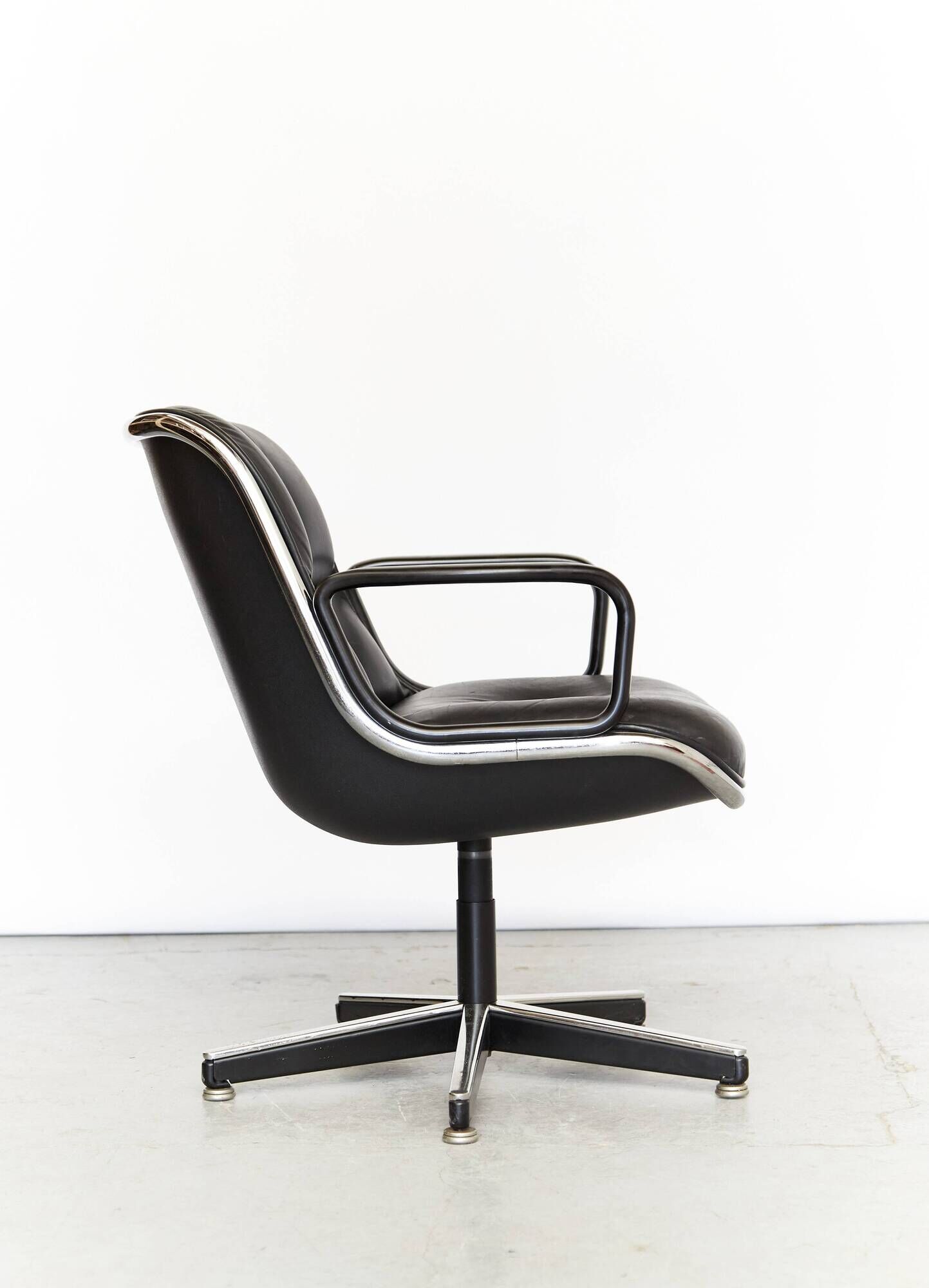 Charles Pollock, « président exécutif » de Knoll International