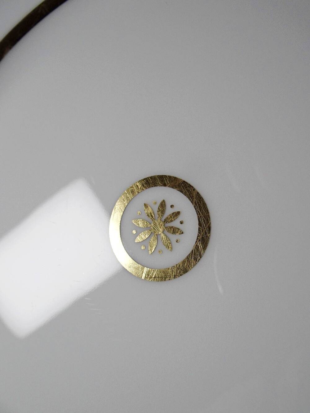 3 flat plates in porcelain Bernardaud Limoges model Sparte vintage