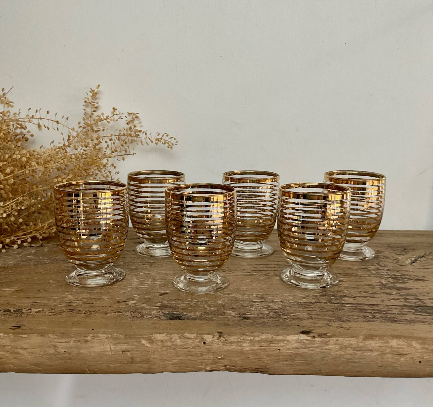 6 verres à liqueur dorés