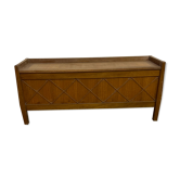 Chest bench