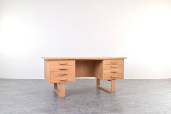Bureau en chêne du milieu du siècle par Torben Valeur et Henning Jensen pour Dyrlund, années 1960.