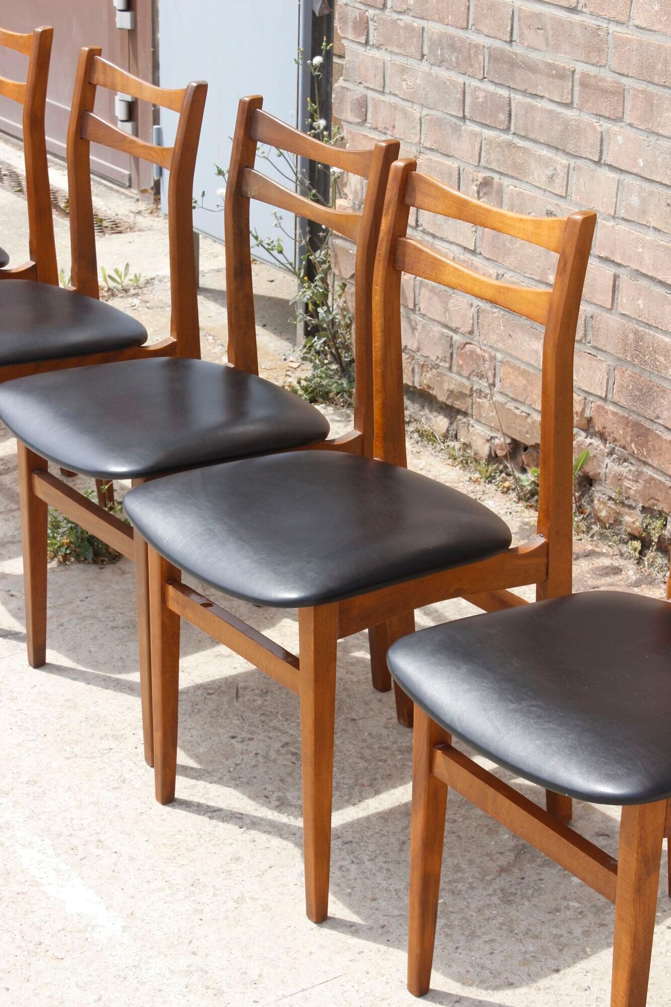 Set of 6 Scandinavian chairs in beech and black skaï, 1960s