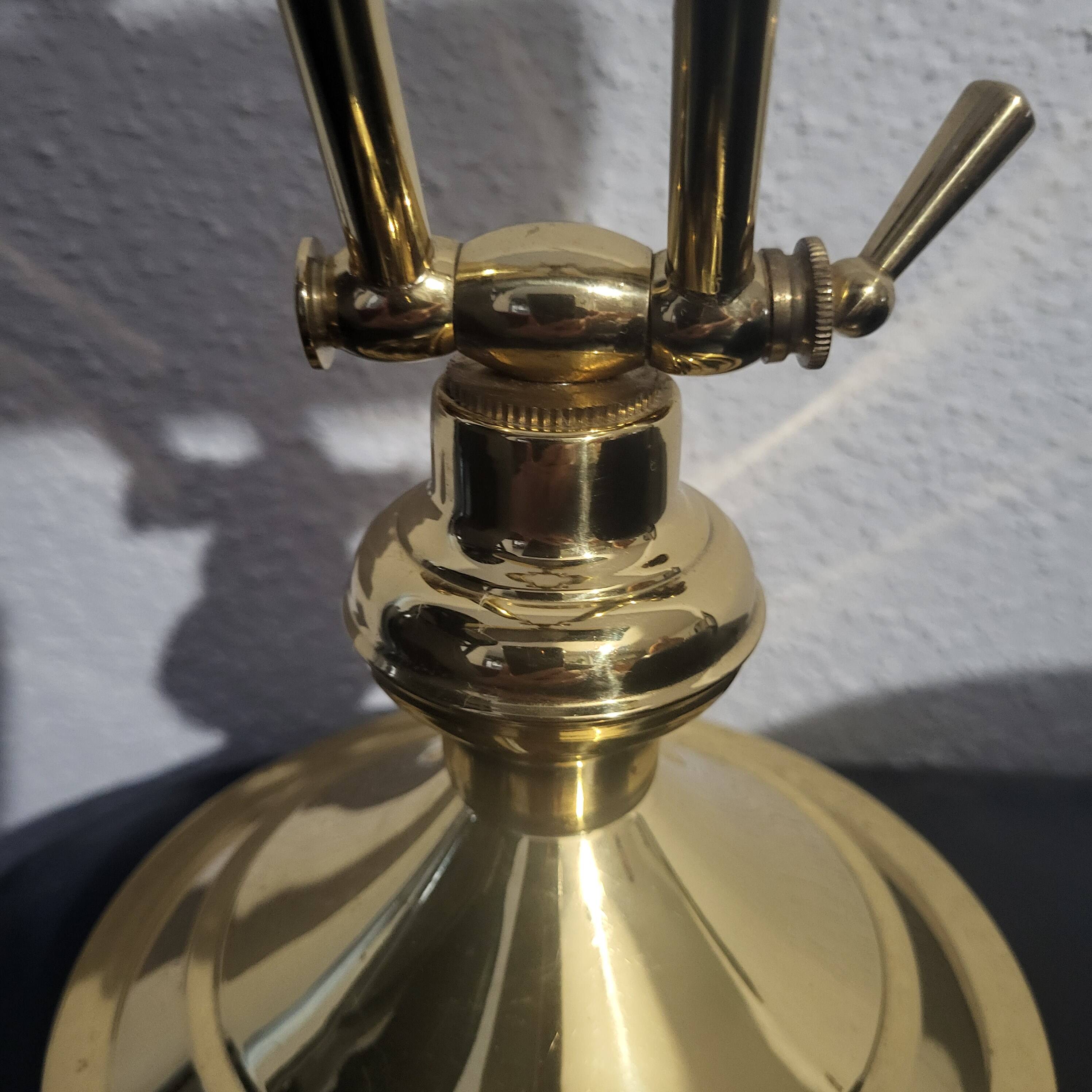 Notary, banker's lamp