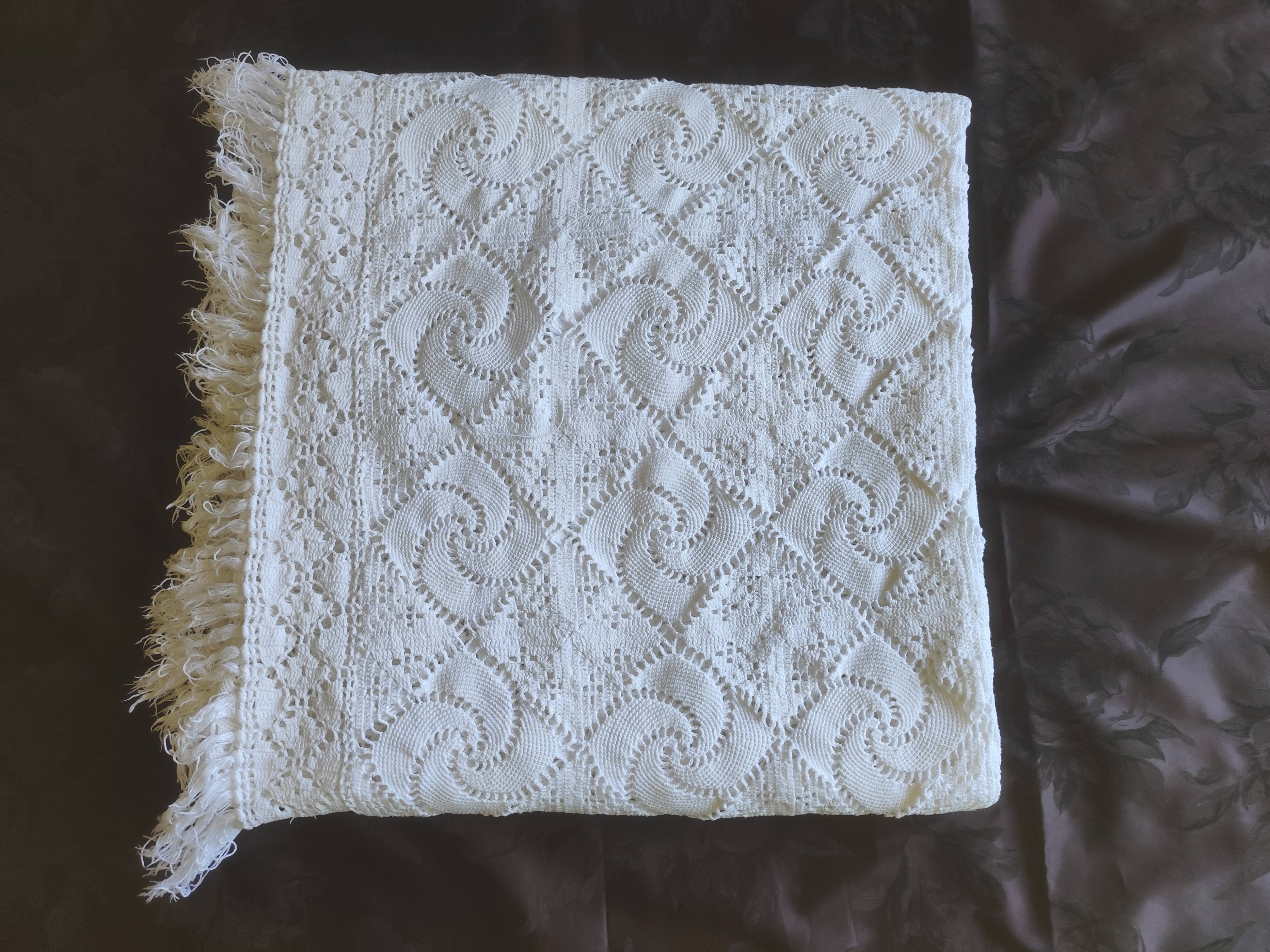 White cotton bedspread, Old crochet bedspread