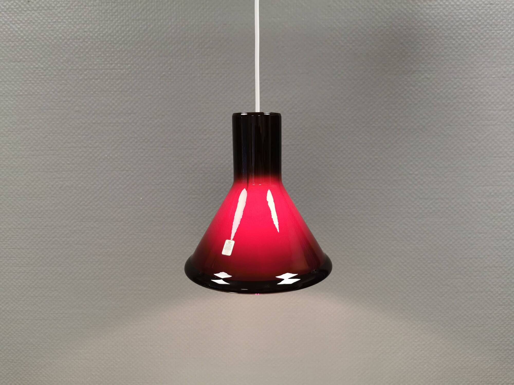Holmegaard P&T pendant lamp with ‘aubergine’-coloured opal glass