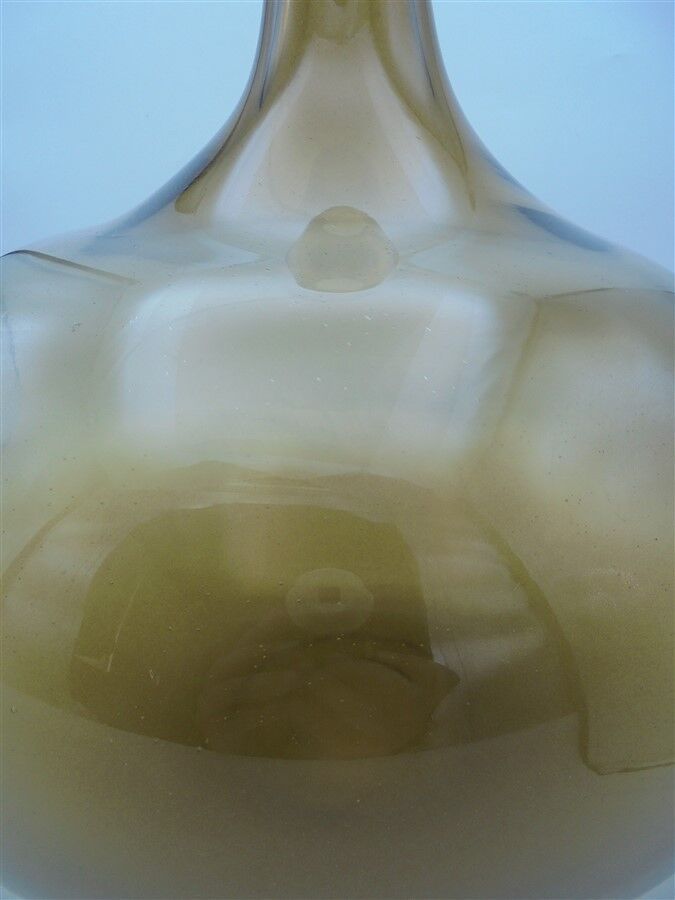 Smoked glass canister