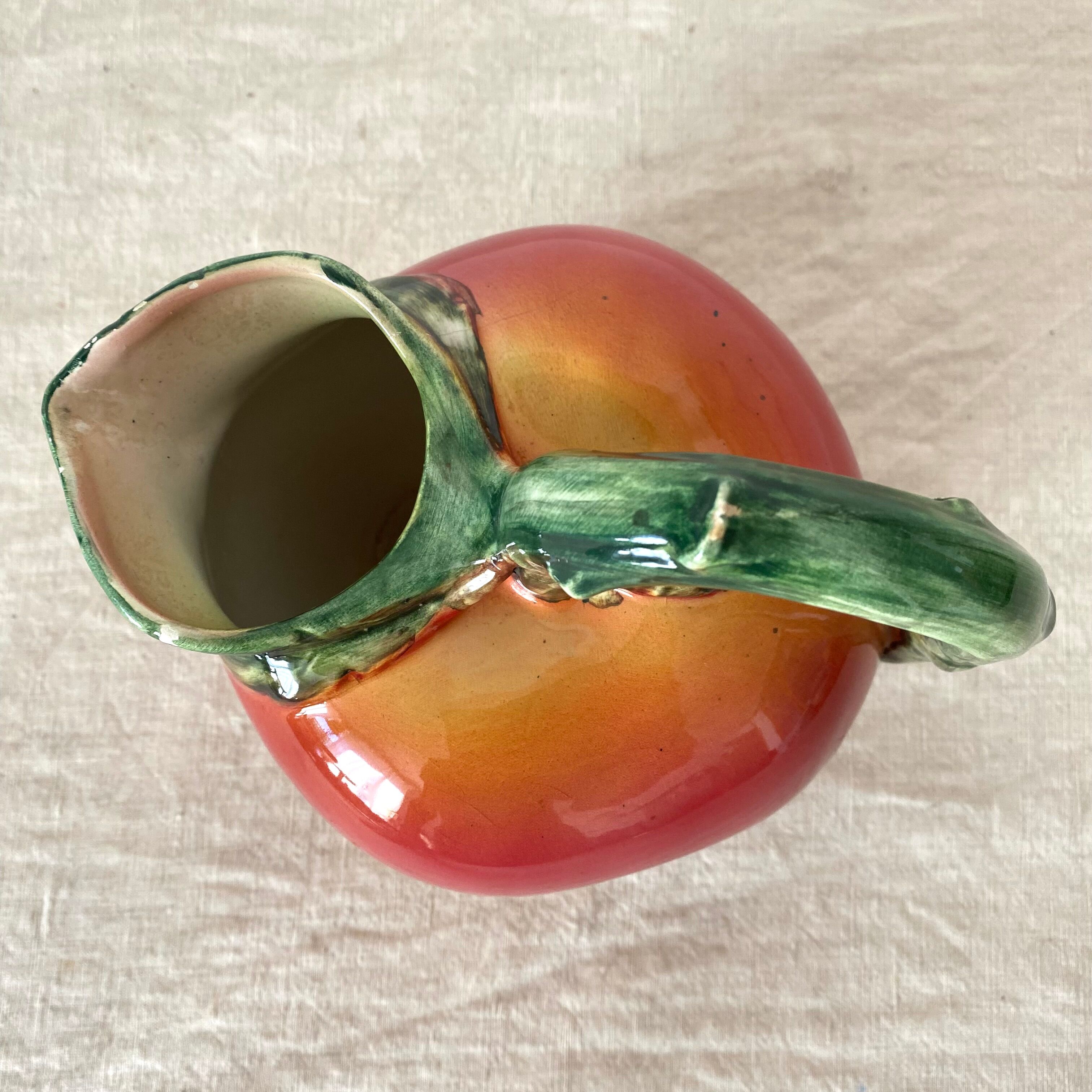 Apple slurry pitcher