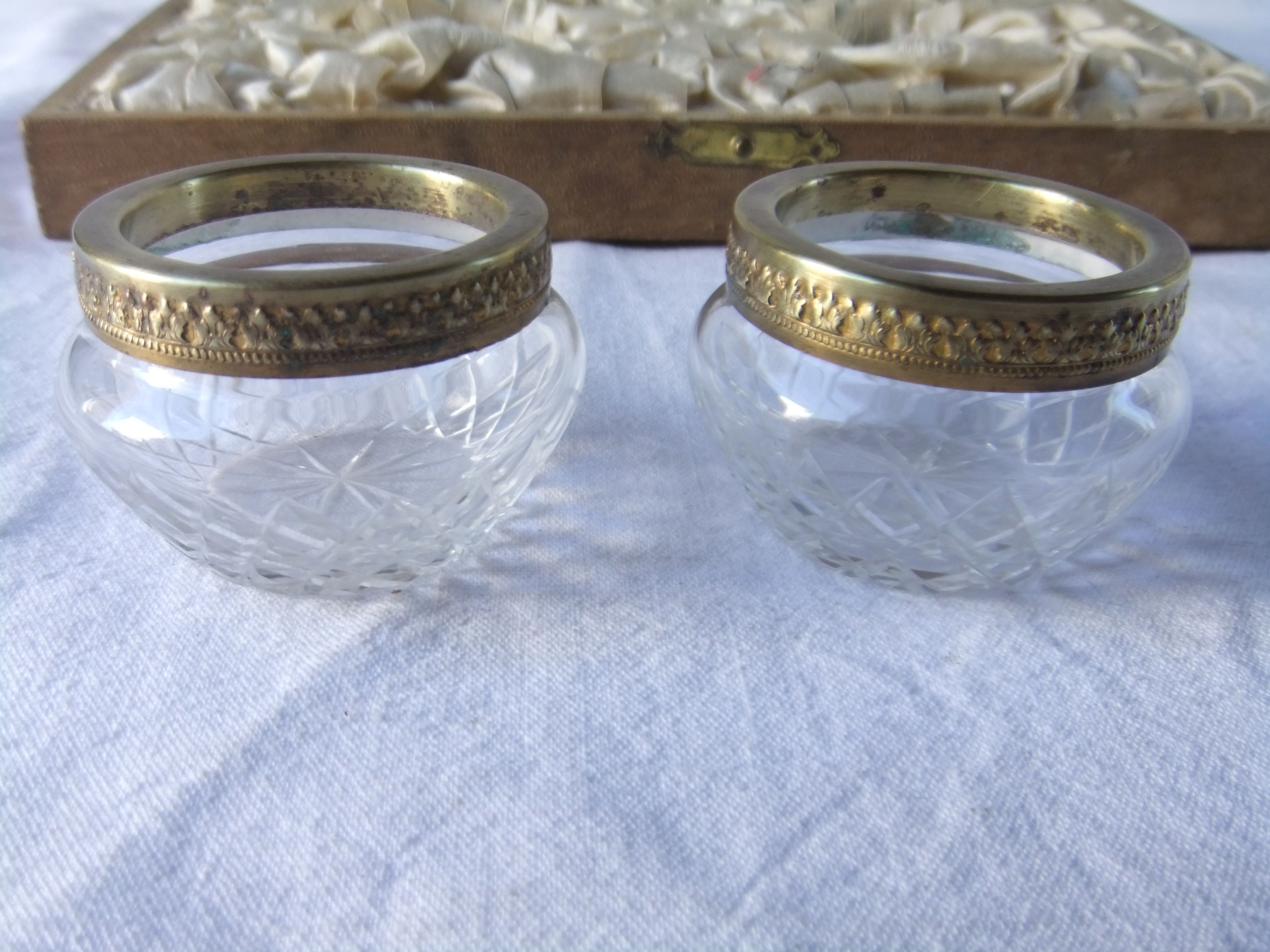 Saleron box jeweler A. Combes pepper salt salt maker Crystal cut service