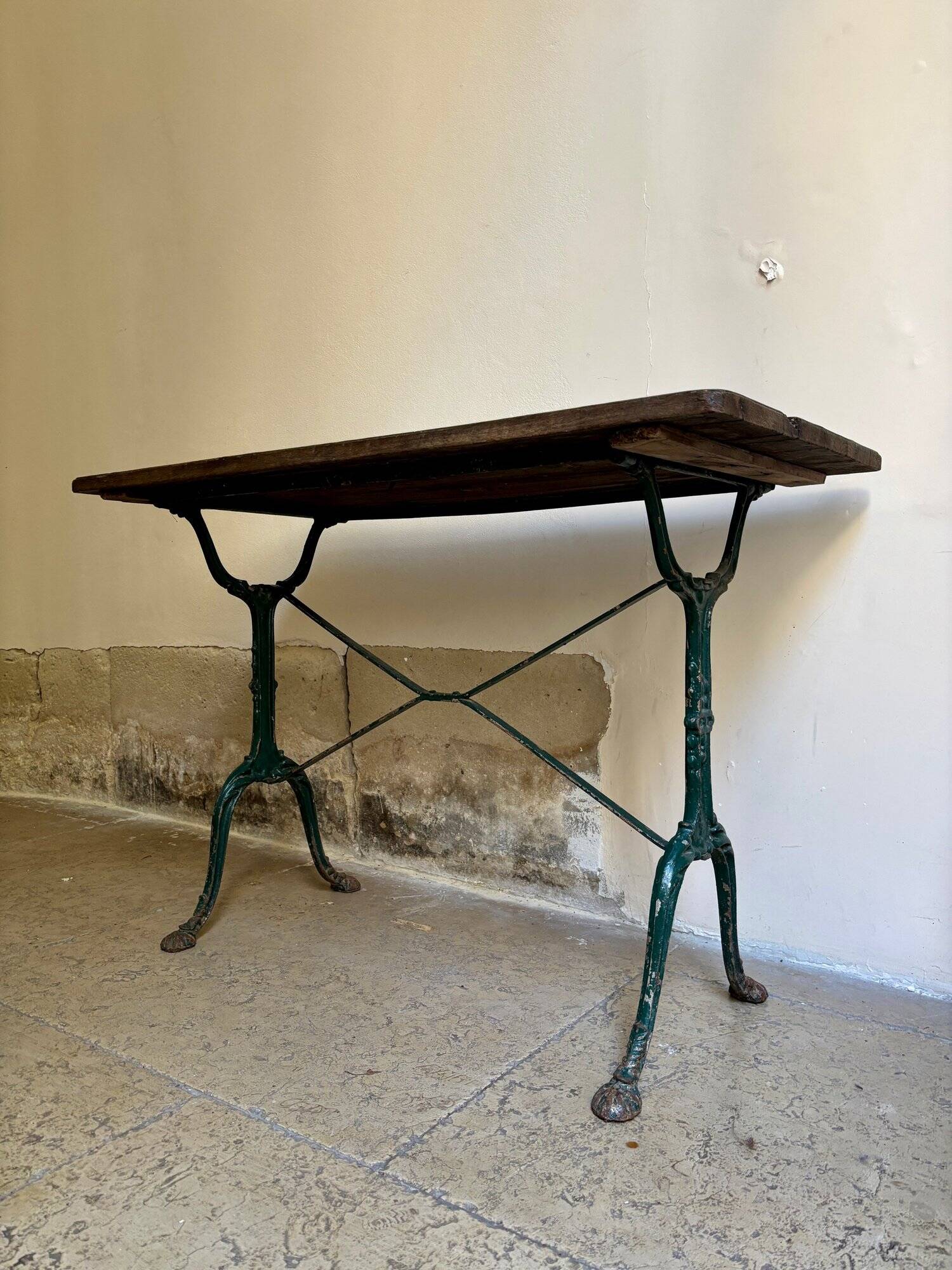 Table bistrot en fonte de fer et bois