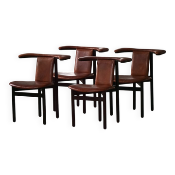 Hans Olsen, set of 4 Frederik VII dining chairs, Oak and leather, mid-20th century.