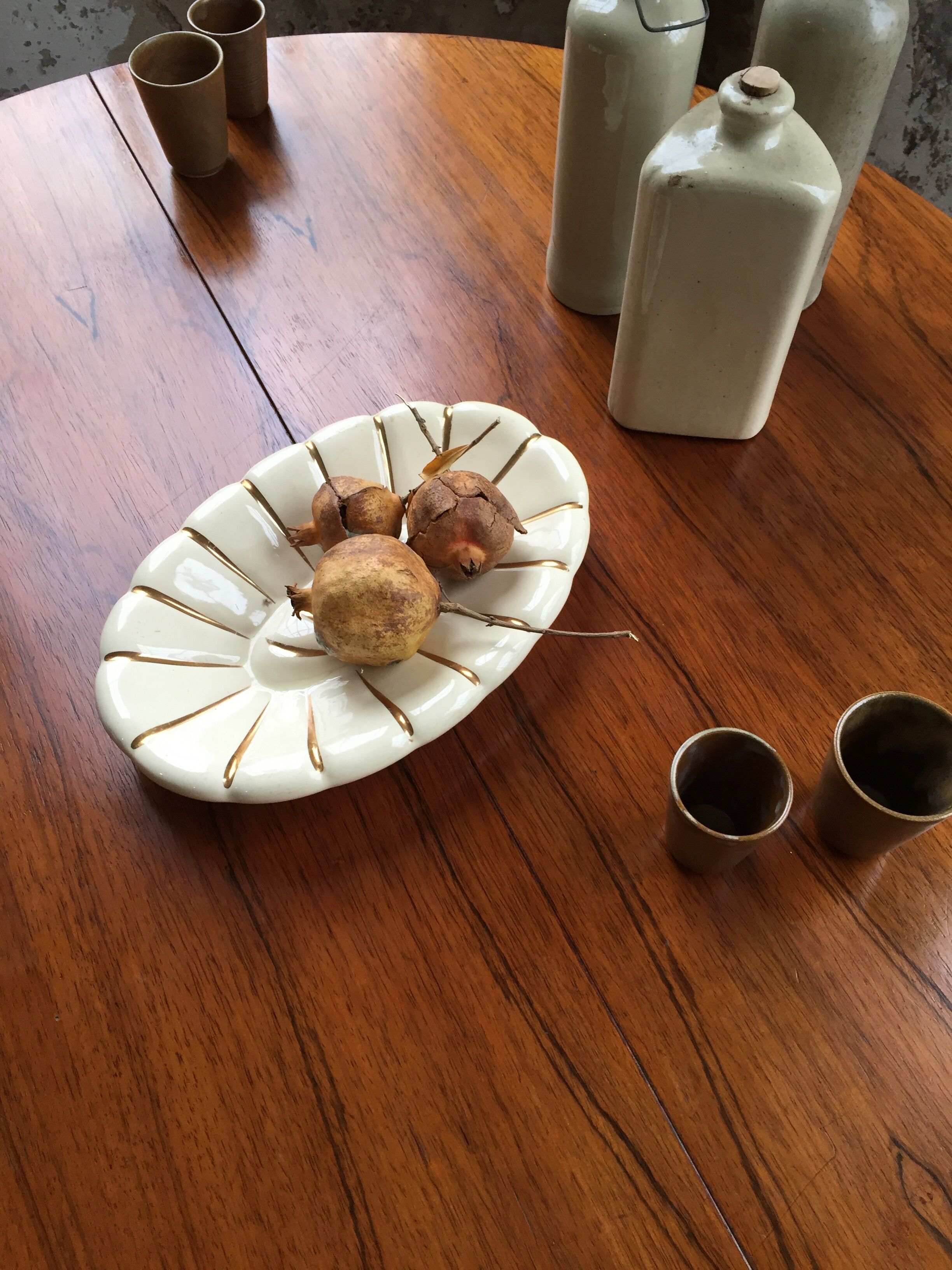 White and gold ceramic plate