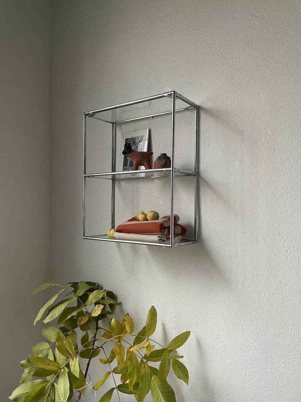 Abstracta Poul Cadovious wall shelf